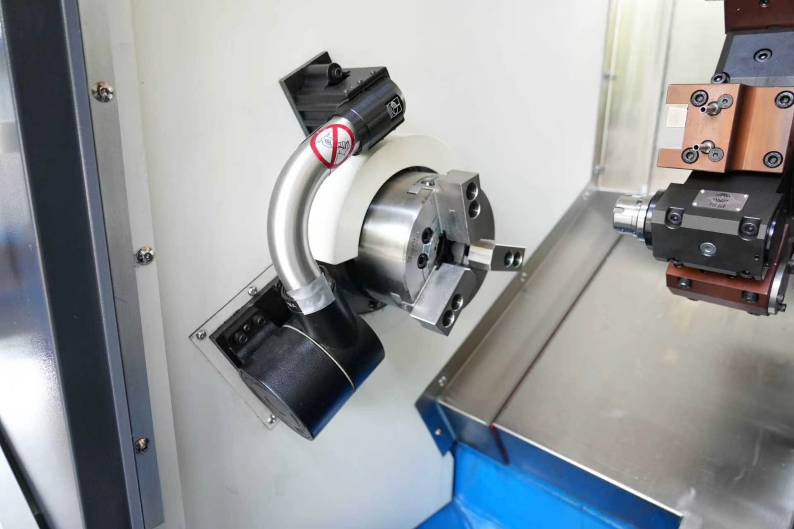 2 osí CNC sústruh model DMMB SBT-480 – Obrázok 3