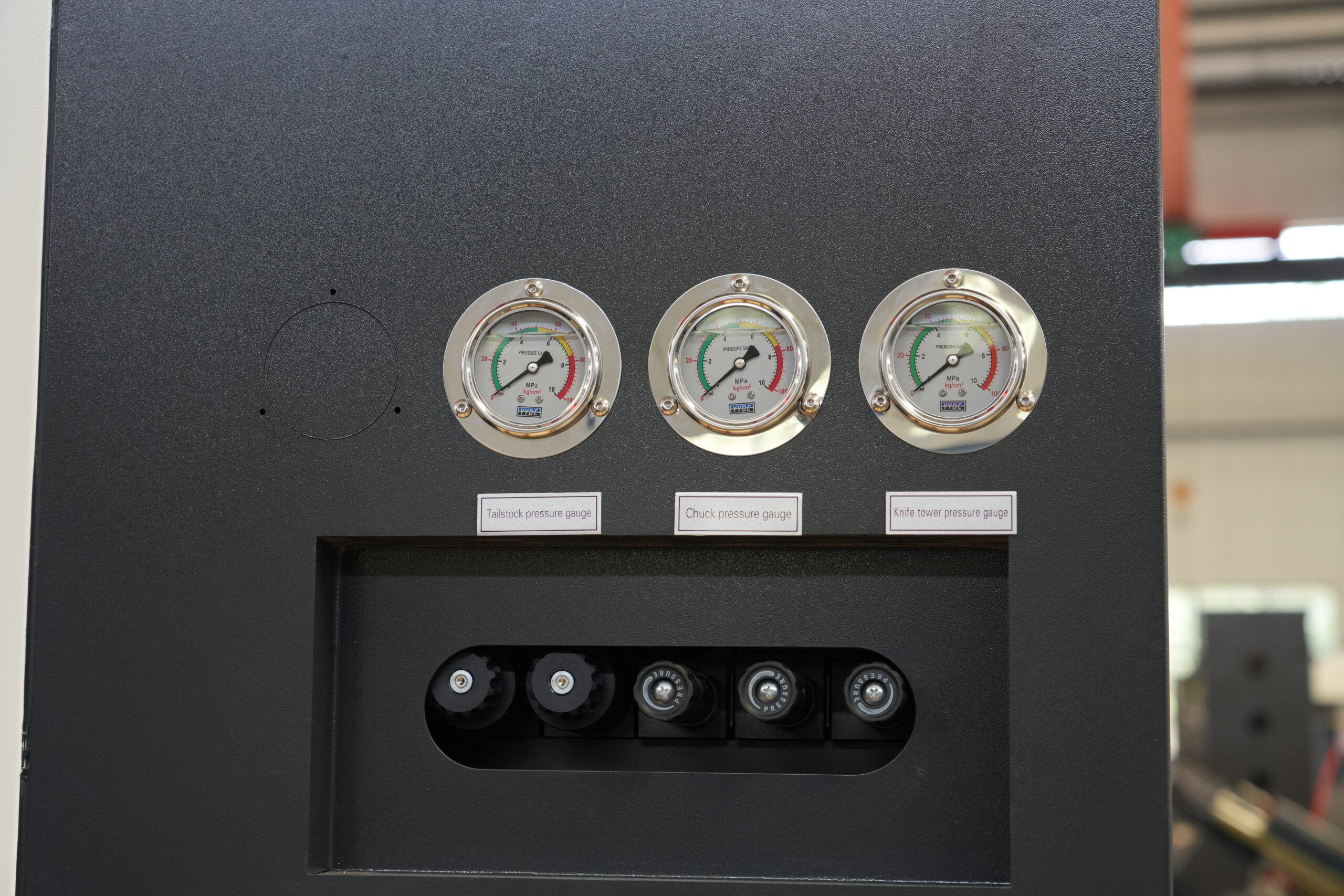4 osí CNC sústruh model DMMB SBT-470Y – Obrázok 5